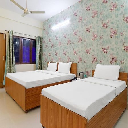 Oyo 84661 Lakshmi Home Stay Jhājra Eksteriør billede