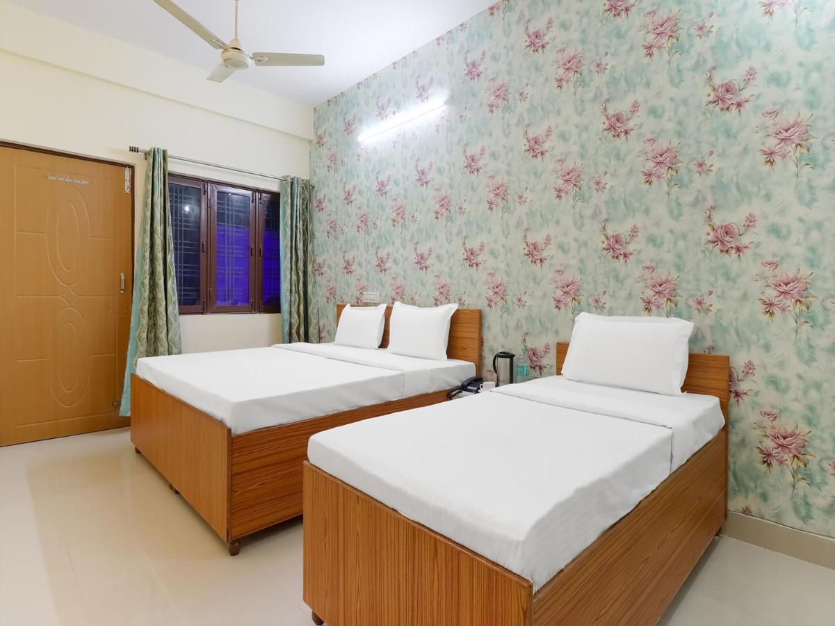 Oyo 84661 Lakshmi Home Stay Jhājra Eksteriør billede