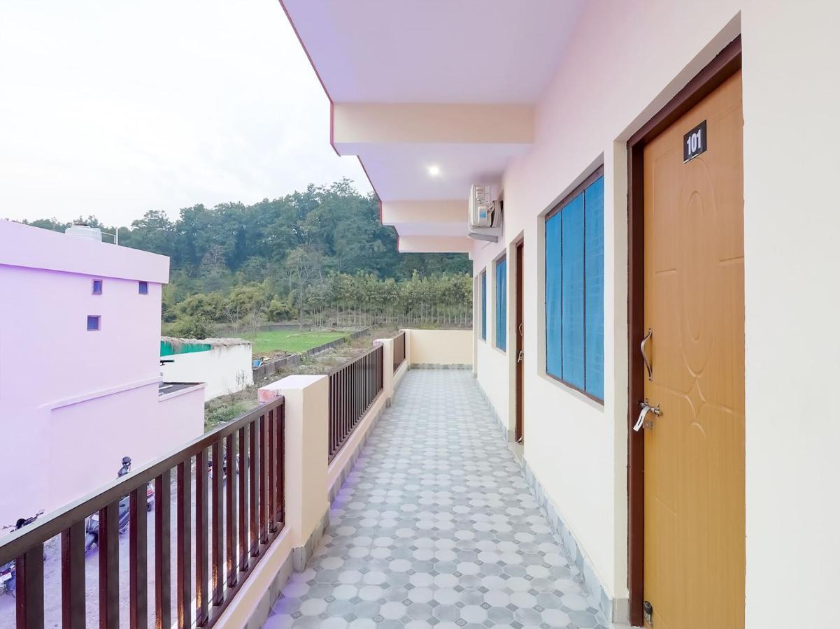 Oyo 84661 Lakshmi Home Stay Jhājra Eksteriør billede