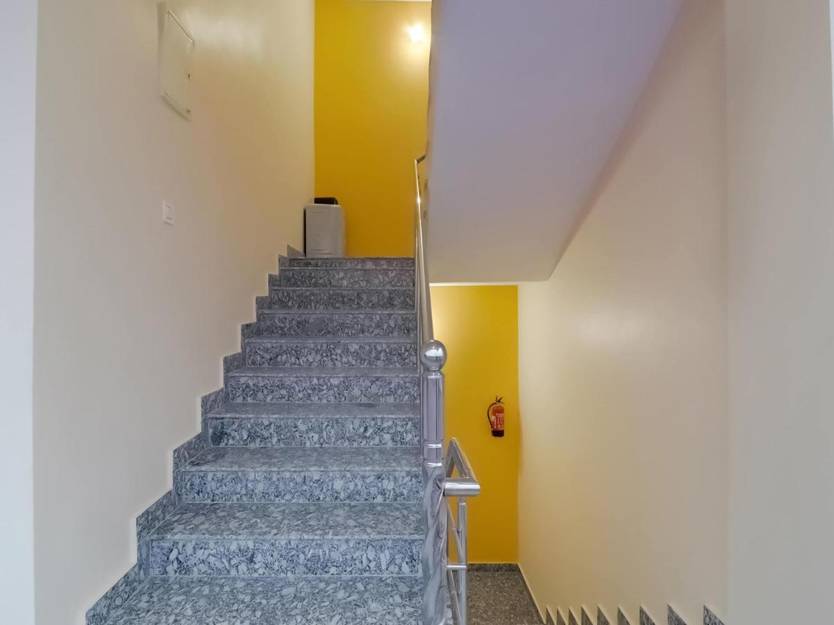 Oyo 84661 Lakshmi Home Stay Jhājra Eksteriør billede