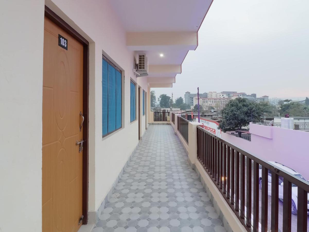 Oyo 84661 Lakshmi Home Stay Jhājra Eksteriør billede
