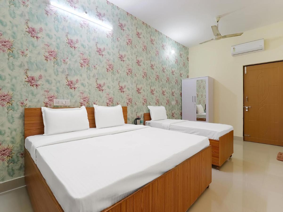Oyo 84661 Lakshmi Home Stay Jhājra Eksteriør billede